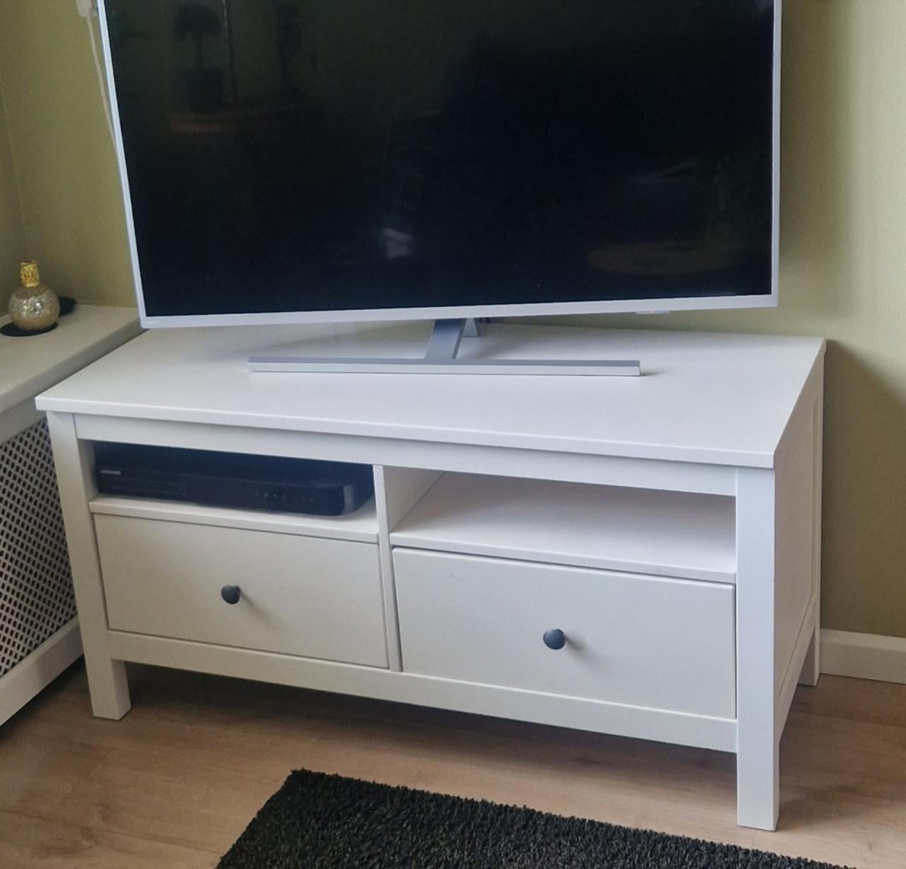 Bank, tv kastje en 2 salon tafeltjes