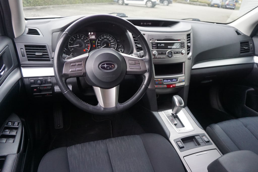 Subaru Legacy touring wagon 2.0i intro automaat - climate / navi / cruise /