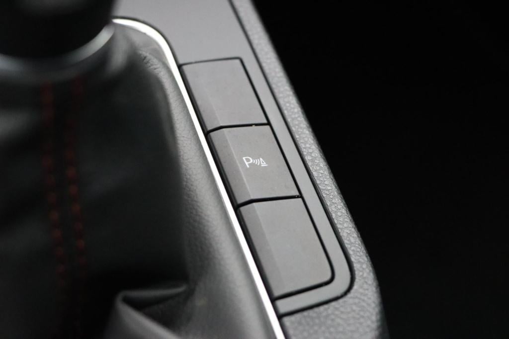 Seat Ibiza 1.0 ecotsi fr business connect 95pk