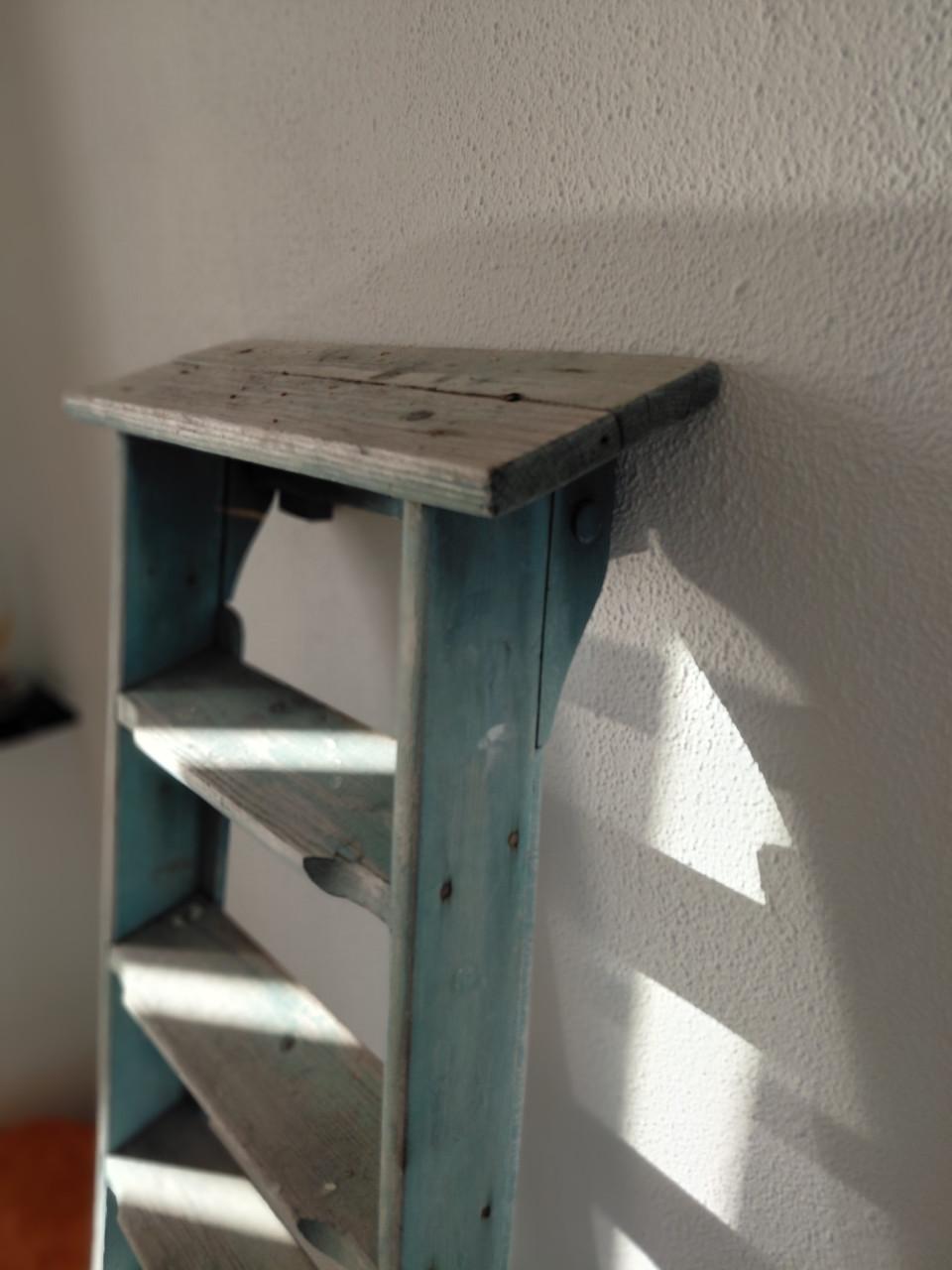 Halve keukentrap en poef