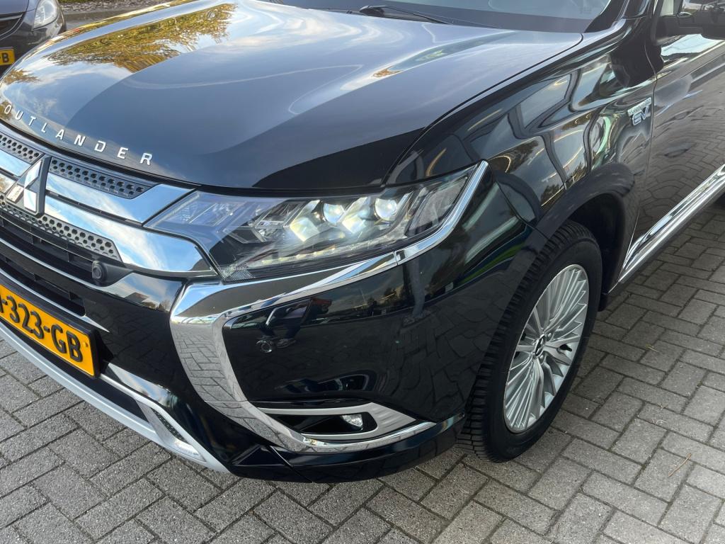 Mitsubishi Outlander 2.4 phev intense+|trekhaak|schuif-/kanteldak|rijklaar
