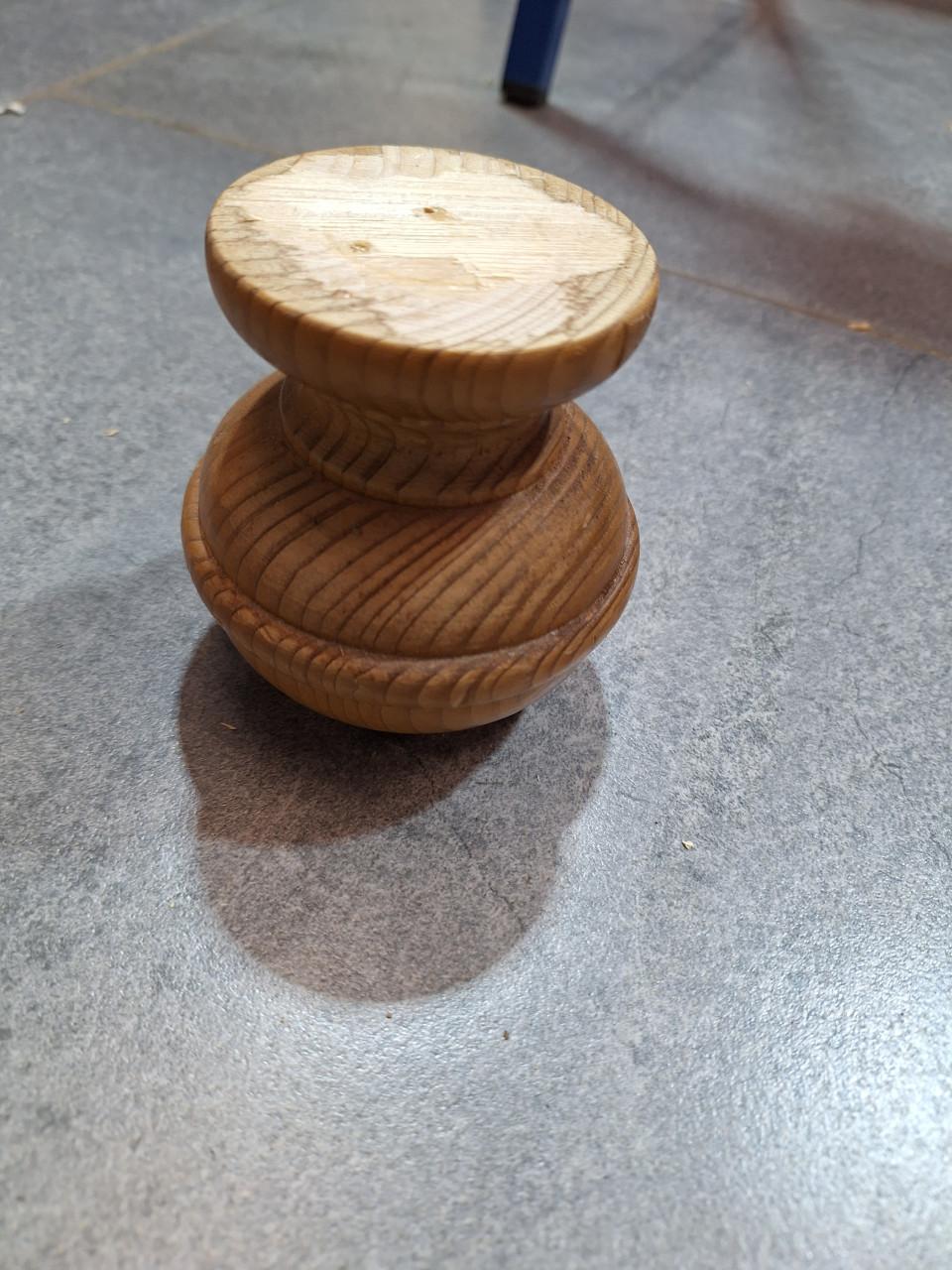 Meubelbolpootje