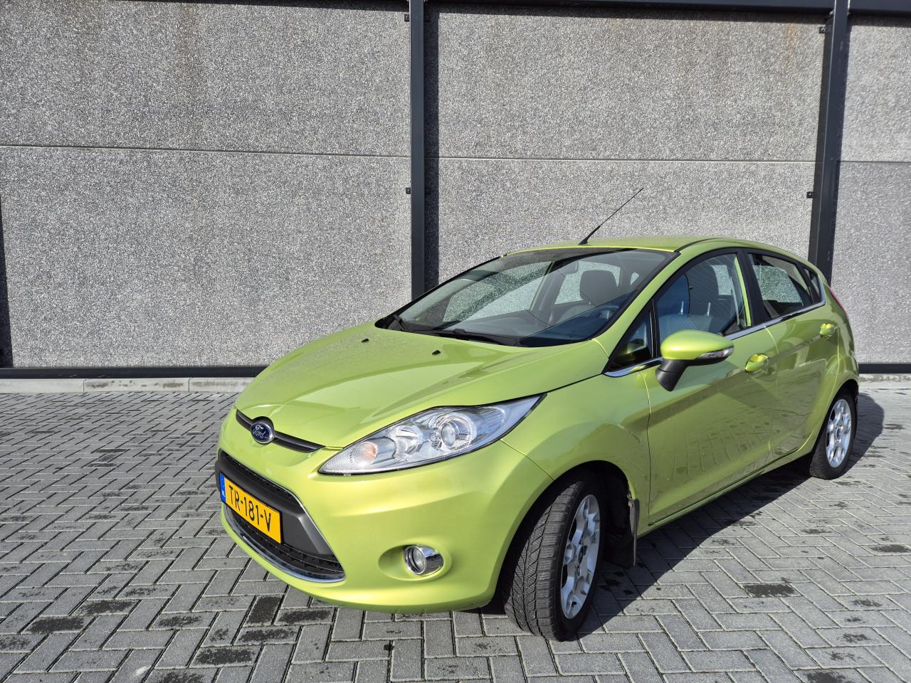 Ford Fiësta 82 pk, LM-velgen, airco, APK, distributieriem