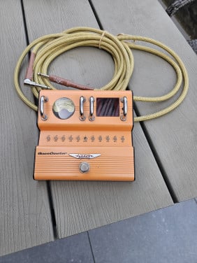 Werkende Ashdown BassOmeter voor bas/gitaar met de iconische VU-meter...