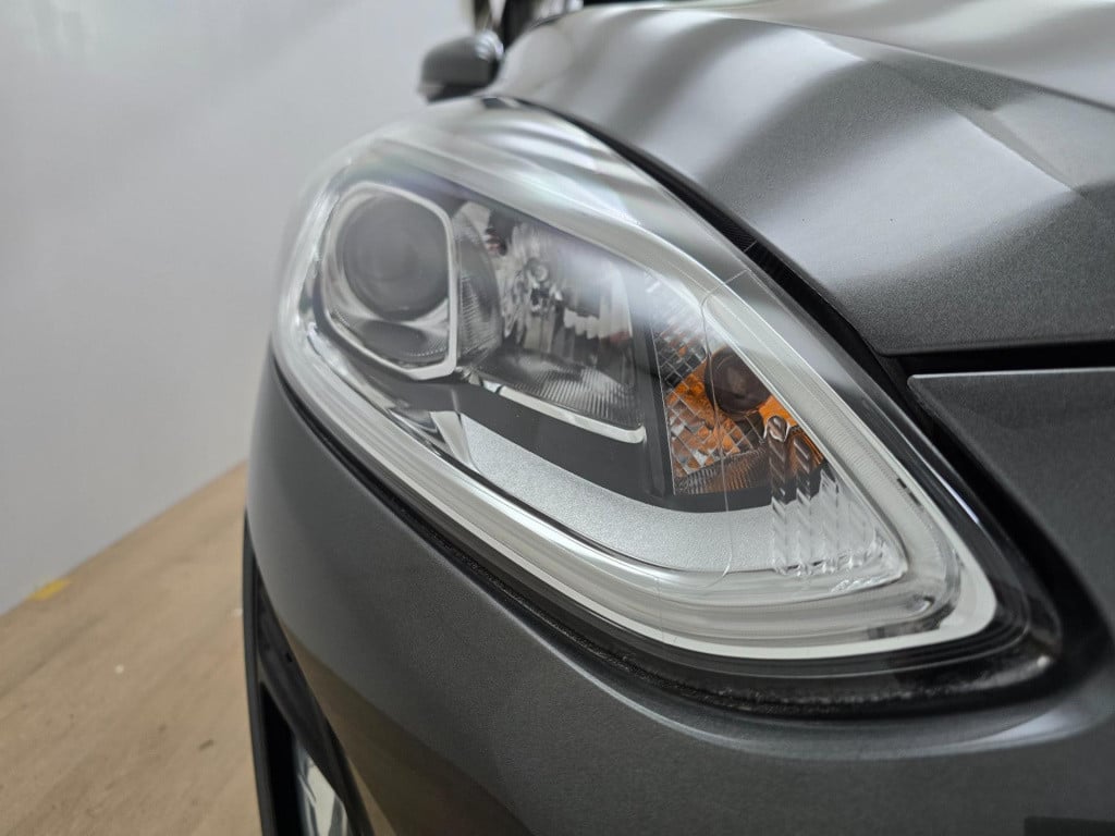 Ford Fiesta occasion 1.0 ecoboost titanium met cruisecontrol en carplay rad