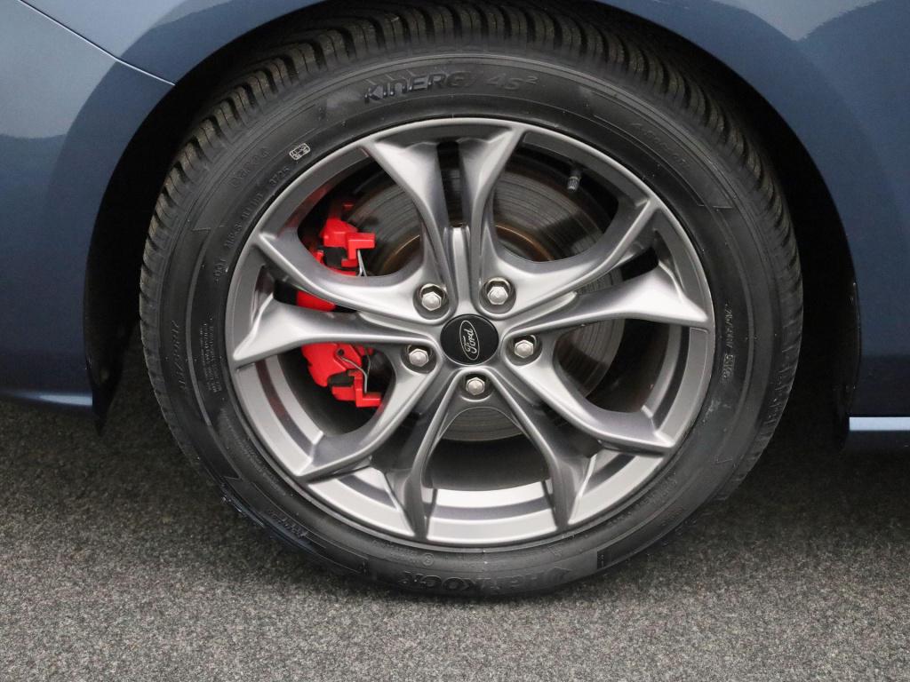 Ford Focus wagon 1.0 ecoboost hybrid st line x business trekhaak - all-weat