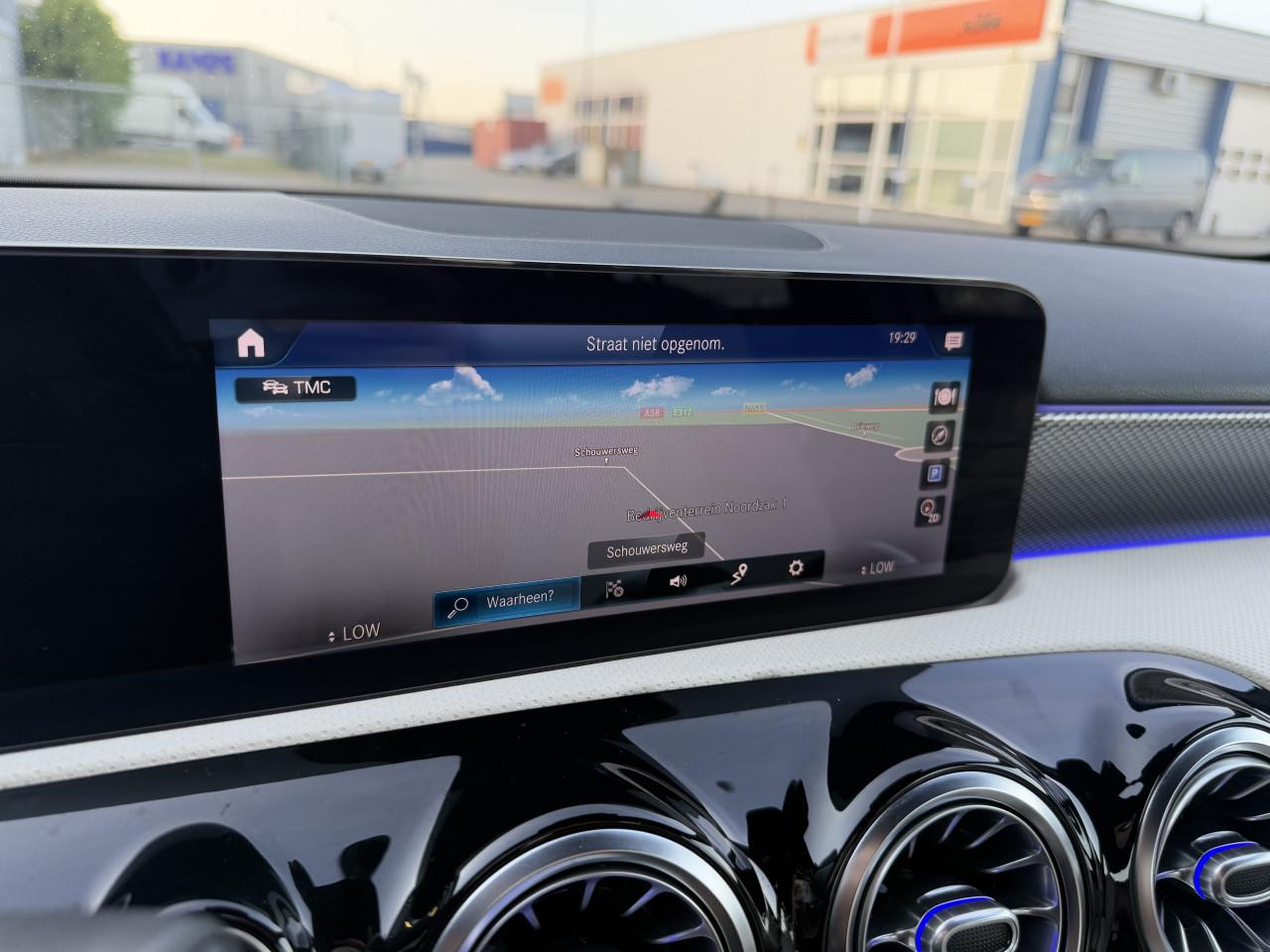 Mercedes-Benz A-klasse - 180 Business Solution Luxury | Wit Leder | Sfeer