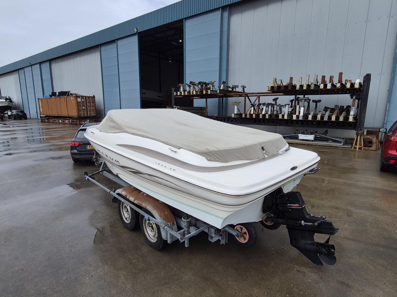 Maxum 1800 SR bowrider speedboot 135PK Mercruiser