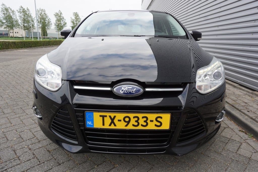 Ford Focus wagon 1.0 ecoboost lease titanium climate / navi / cruise / elek
