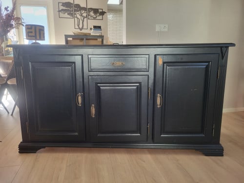 Stijlvol zwart dressoir te koop