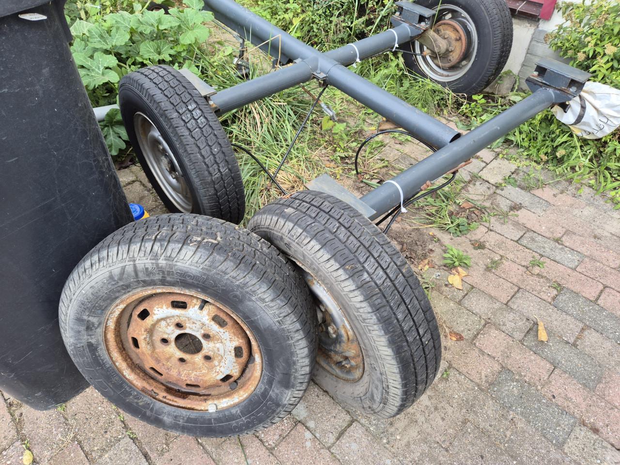 Onderstel geremde dubbelasser voor de handige klusjesman