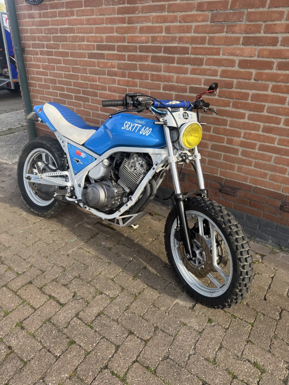 Yamaha srx600 scrambler