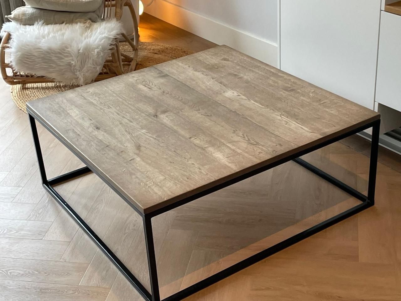 Salontafel stalen frame met eiken blad 100 x 100 cm