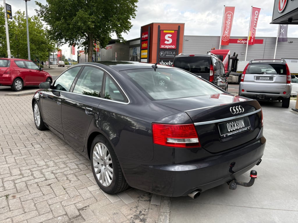 Audi A6 limousine 2.4