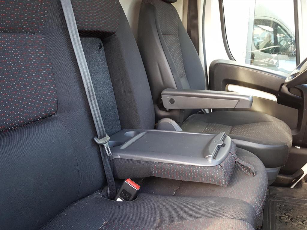 Peugeot Boxer gb 333 l2h2 bluehdi 140pk trekhaak | navigatie | cruise contr