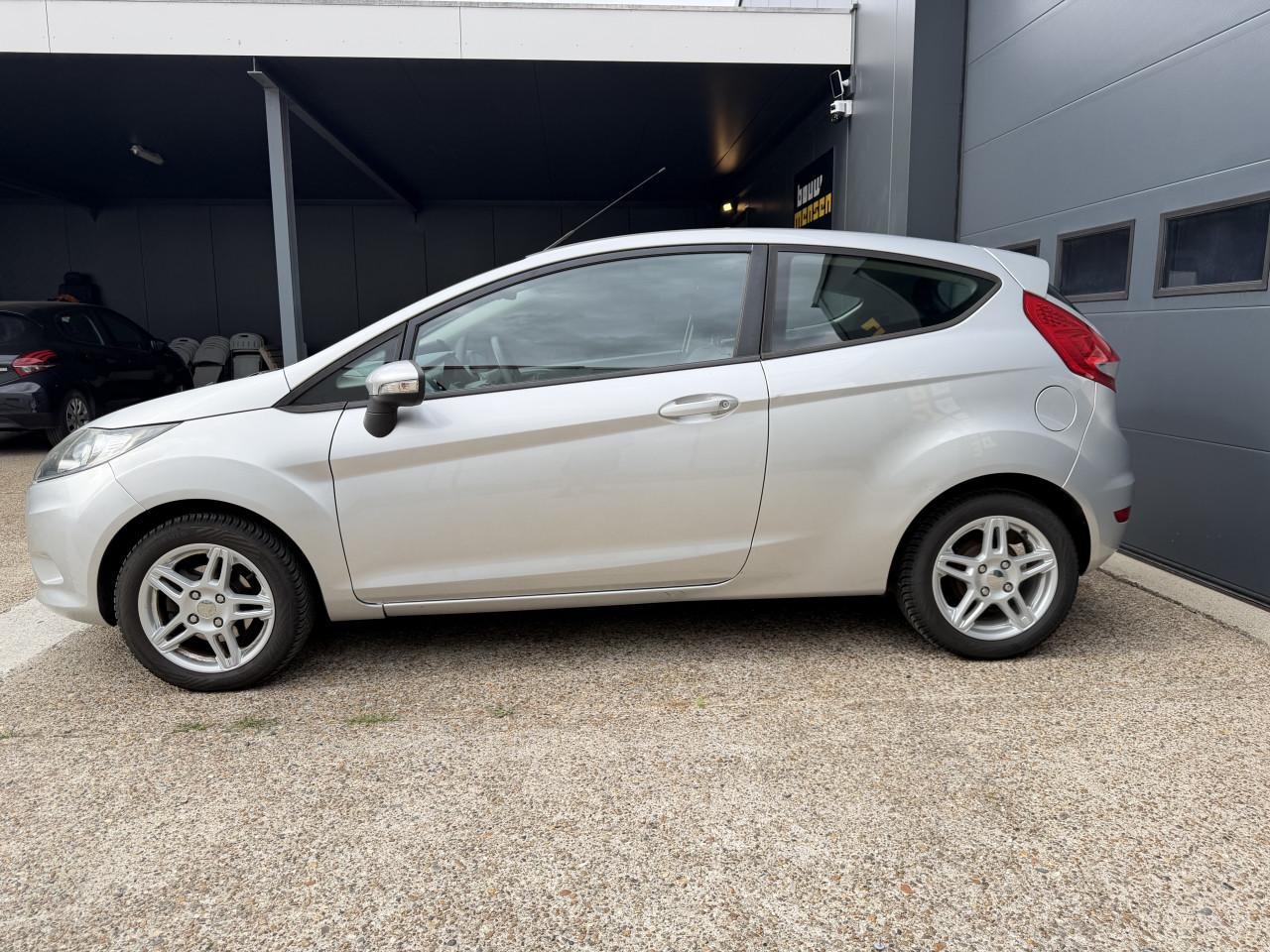 Ford Fiesta 1.25 52KW Limited 3DRS 2009 Zilver Airco Apk Nap
