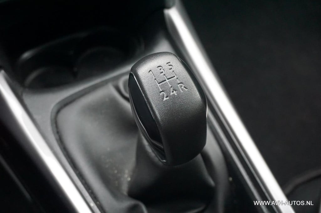 Peugeot 2008 1.2 puretech blue lion