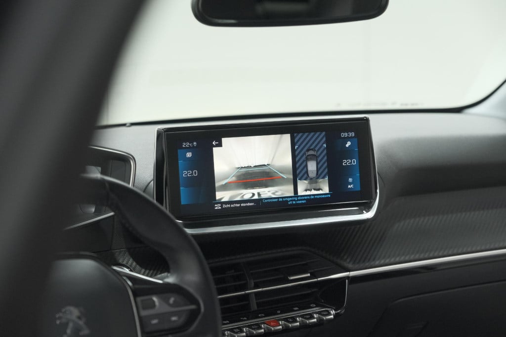 Peugeot 208 puretech 100 allure | camera | navigatie | apple carplay | park