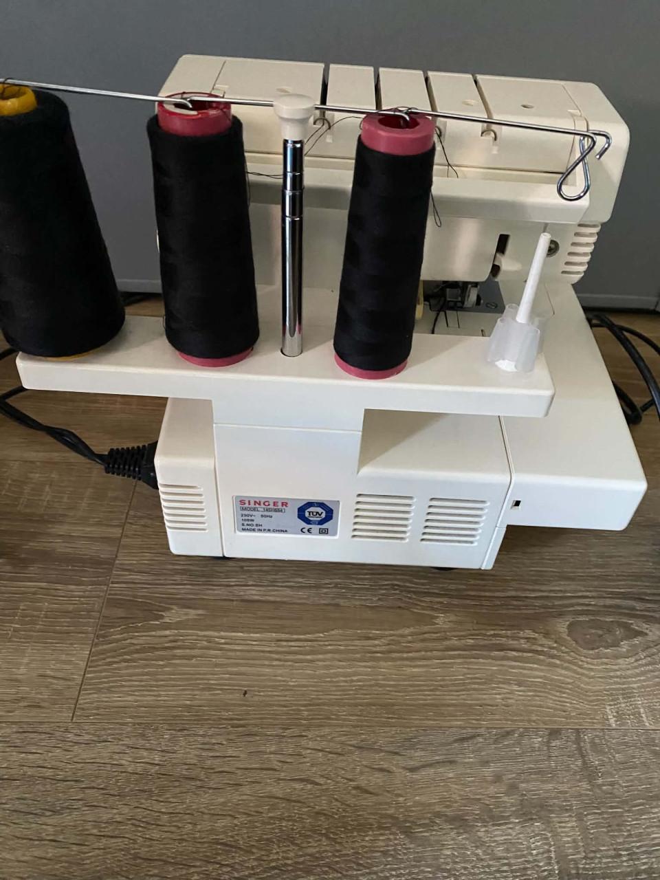Overlockmachine Singer model 14SH654