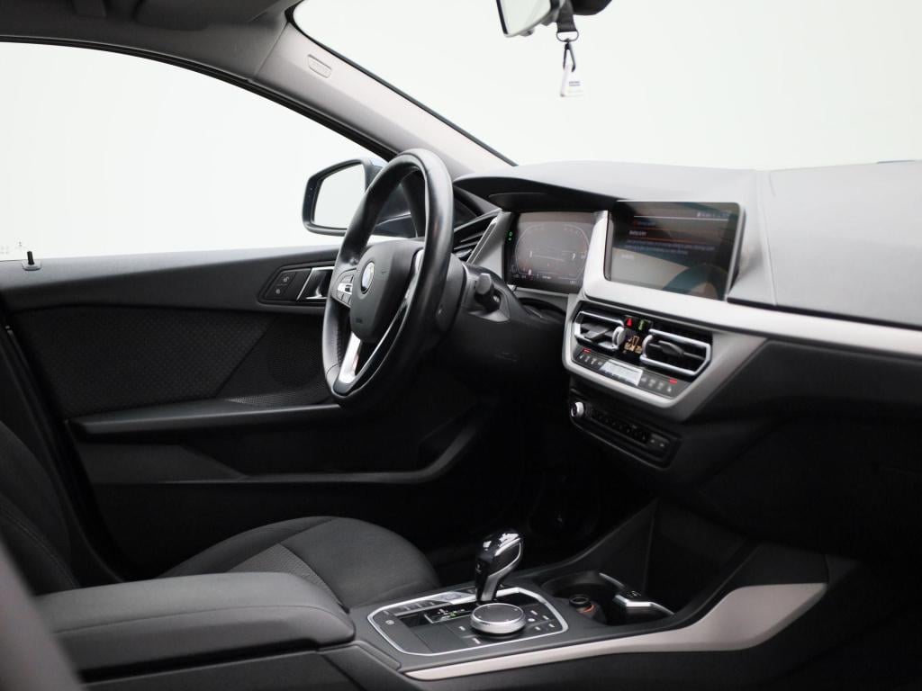 BMW 1 Serie 116i business edition | digitaal dashboard | keyless | stoelver