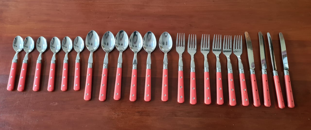 Camping borden Mepal wit, bestek oranje en placemats