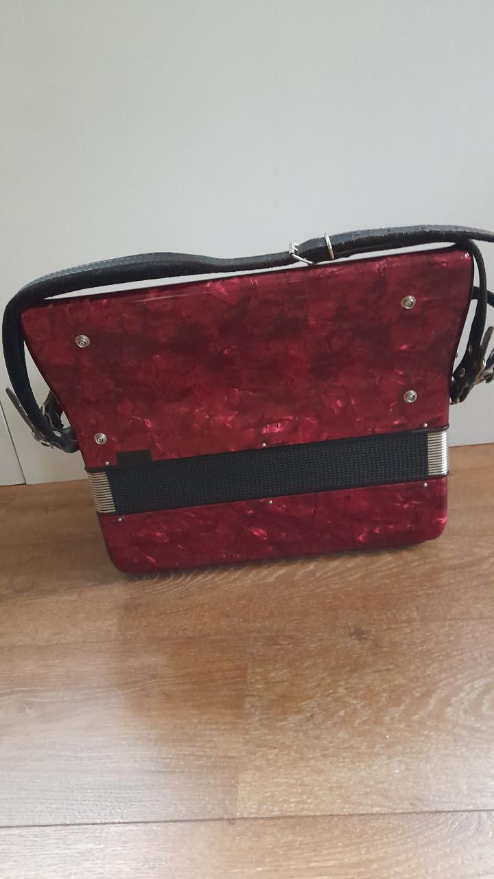 Accordeon 80 bassen