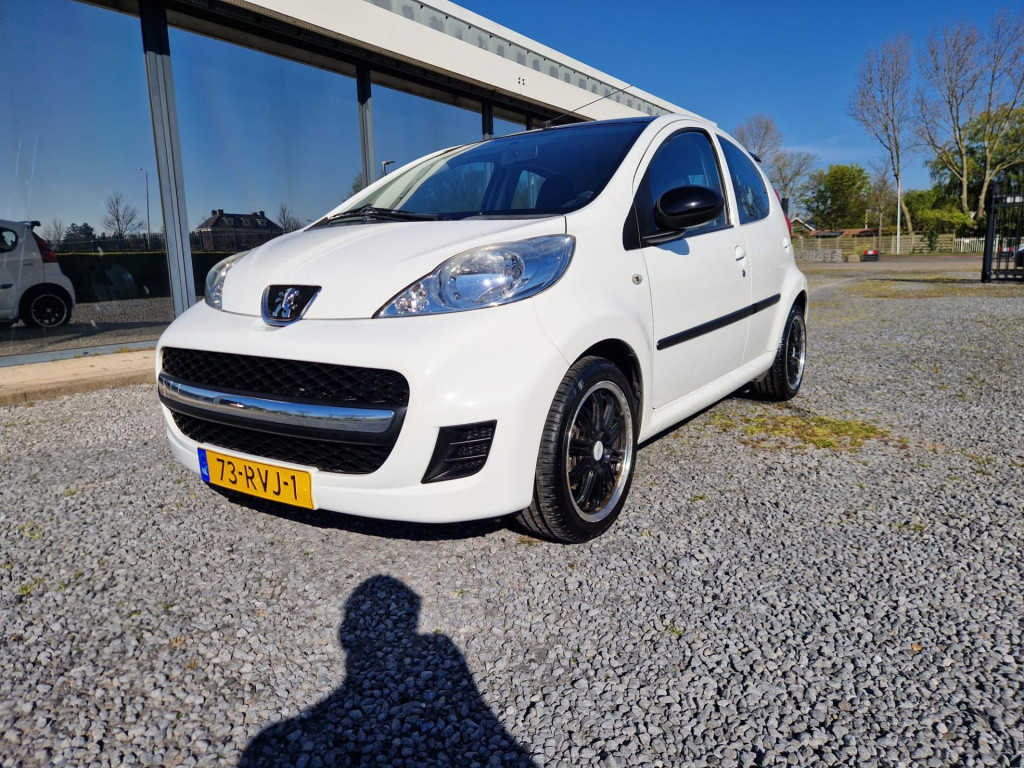 Peugeot 107 1.0-12v xs | airco | achterspoiler | velgen ''15 | toerenteller