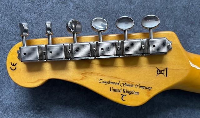 Prachtige Gitaar van Tanglewood met mooie koffer.