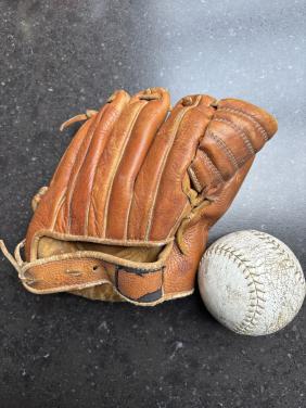 Vintage honkbalhandschoen 'Playtime' G 100 + Bal