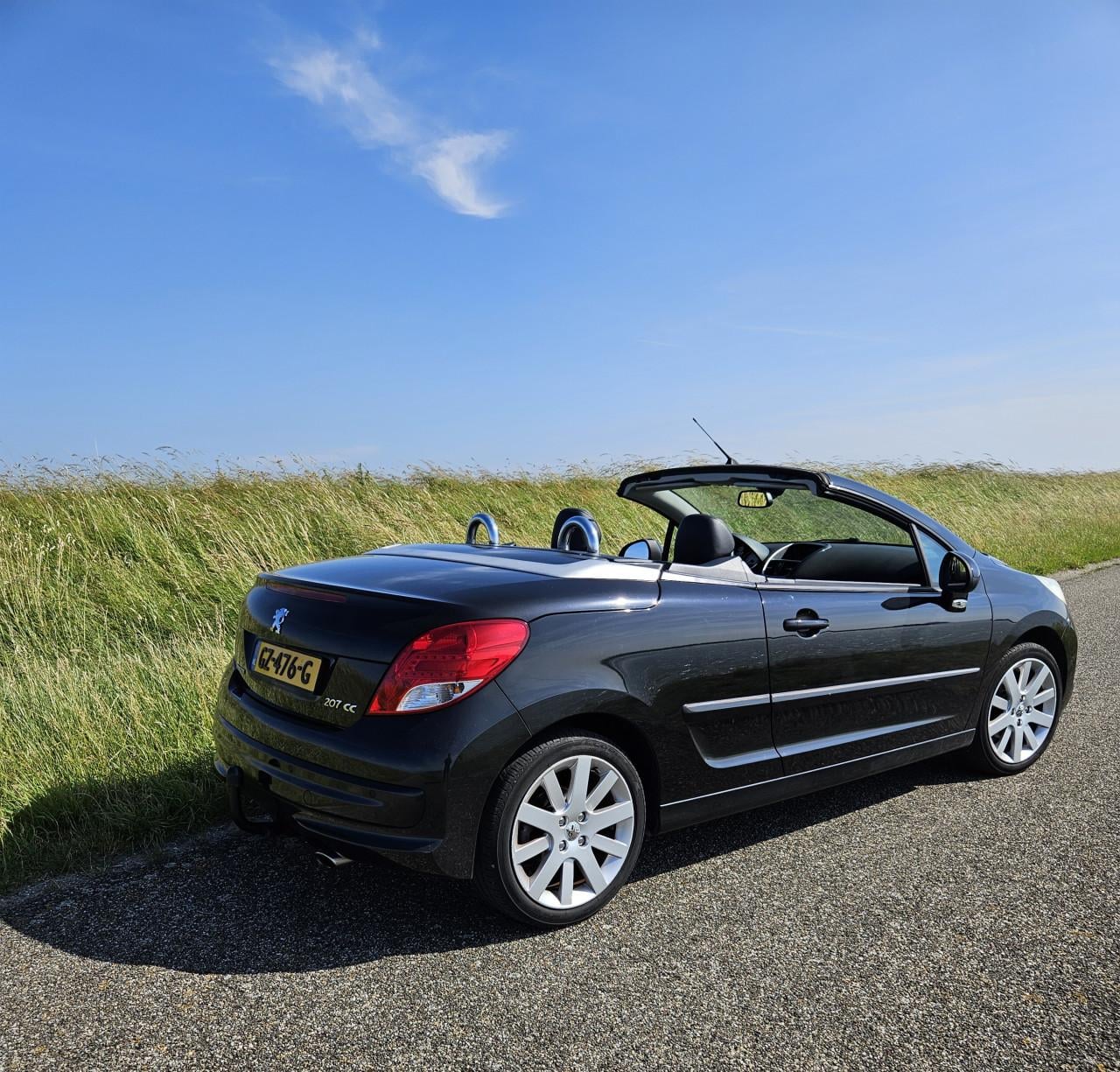 Mooie Peugeot 207 cc