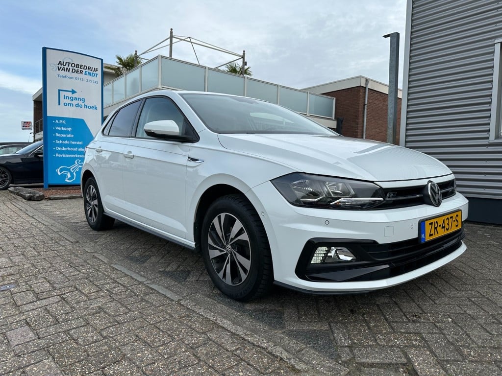 Volkswagen Polo 1.0 tsi comfortline business r-line camera virtual cockpit 