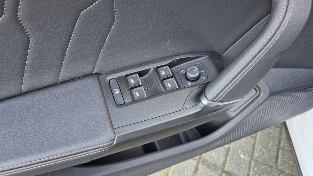 Cupra Formentor performance*245pk*vz 1.4 e-hybrid*led*sportstoelen*19-inch*