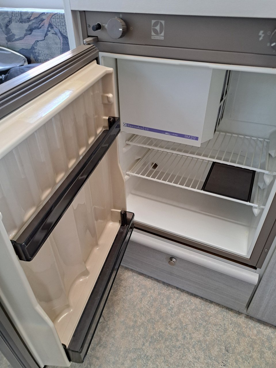 Beyerland 390-D caravan