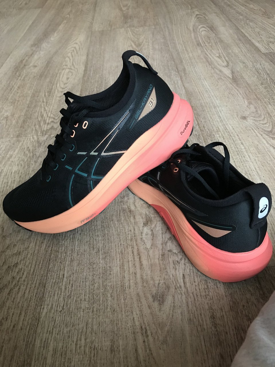 ASICS SNEAKERS