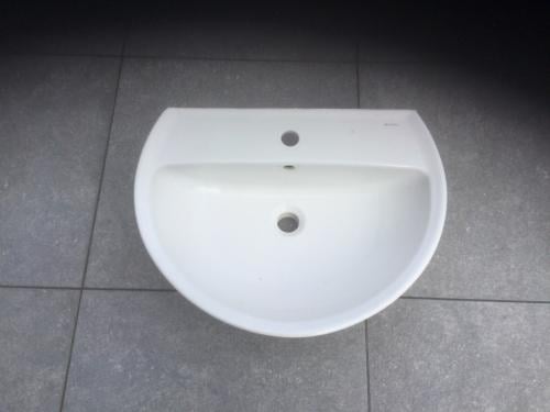 Wastafel en kraan