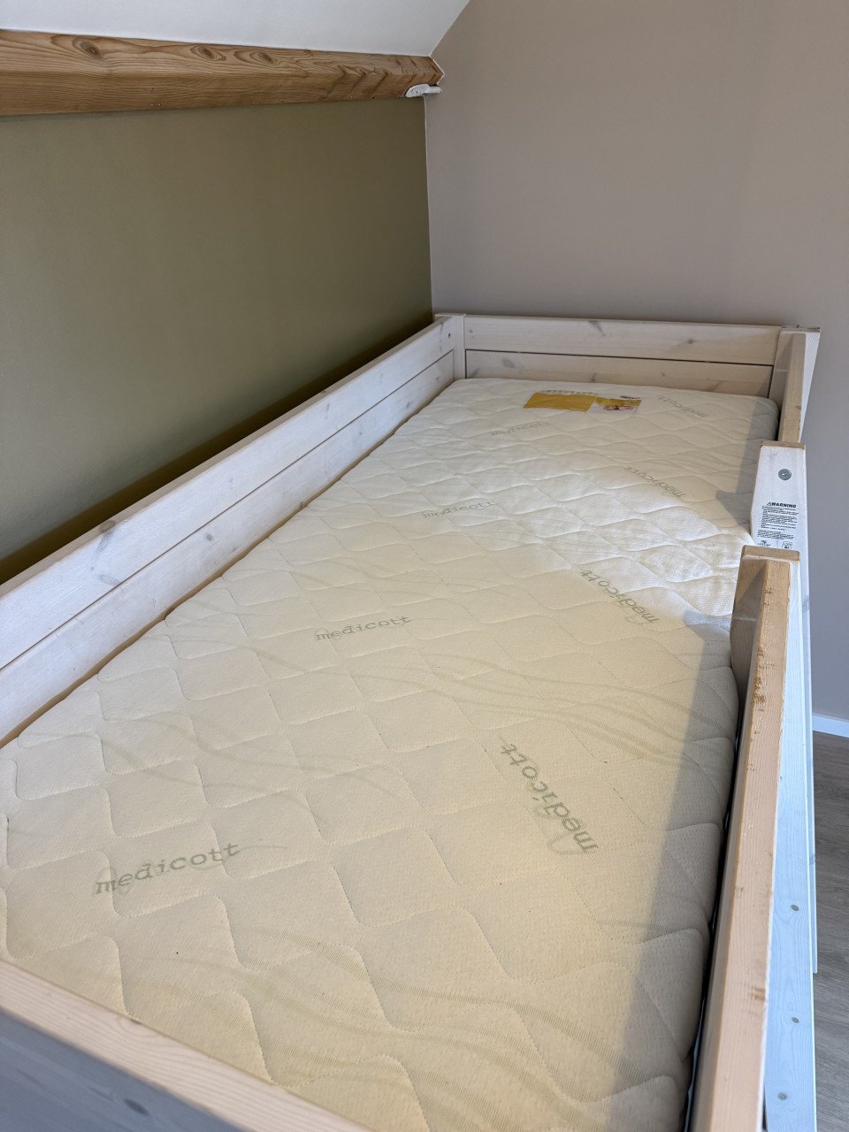 Lifetime Kinderkamer 4-1 Lifetime bed, Kledingkast en dressoirkastje
