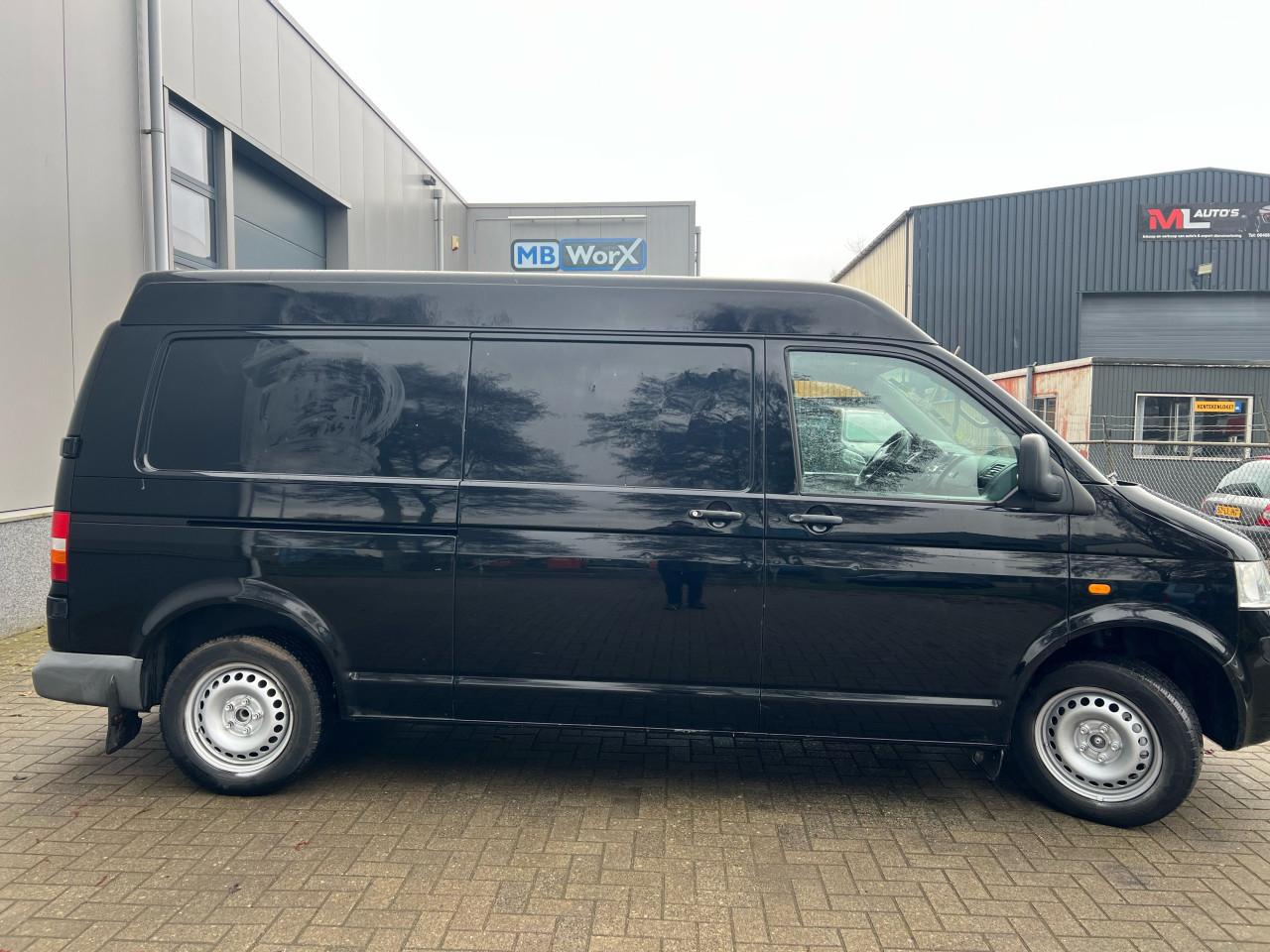 Volkswagen Transporter 2.5TDI 3zits Jaar apk