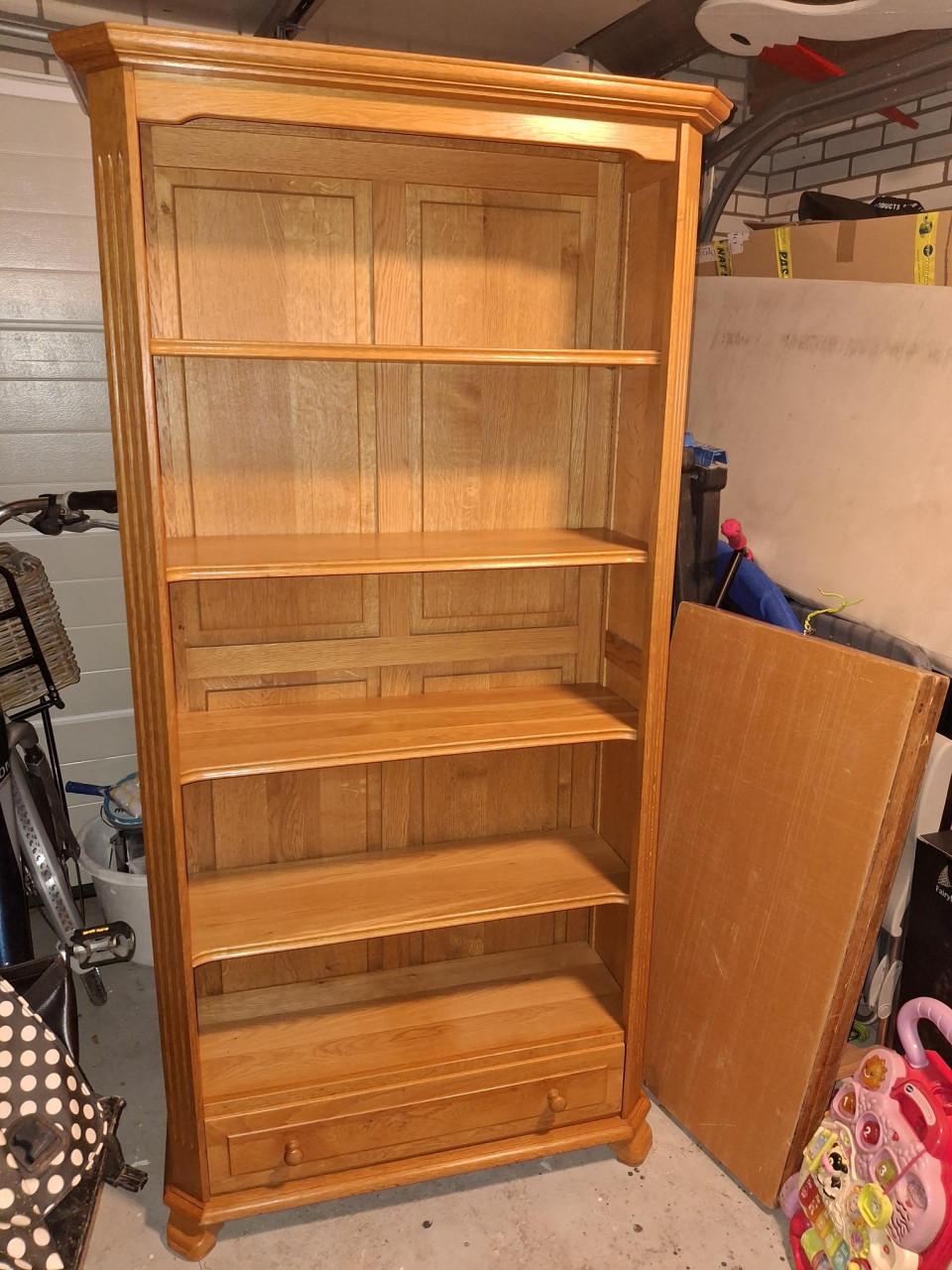 Massief eiken boekenkast