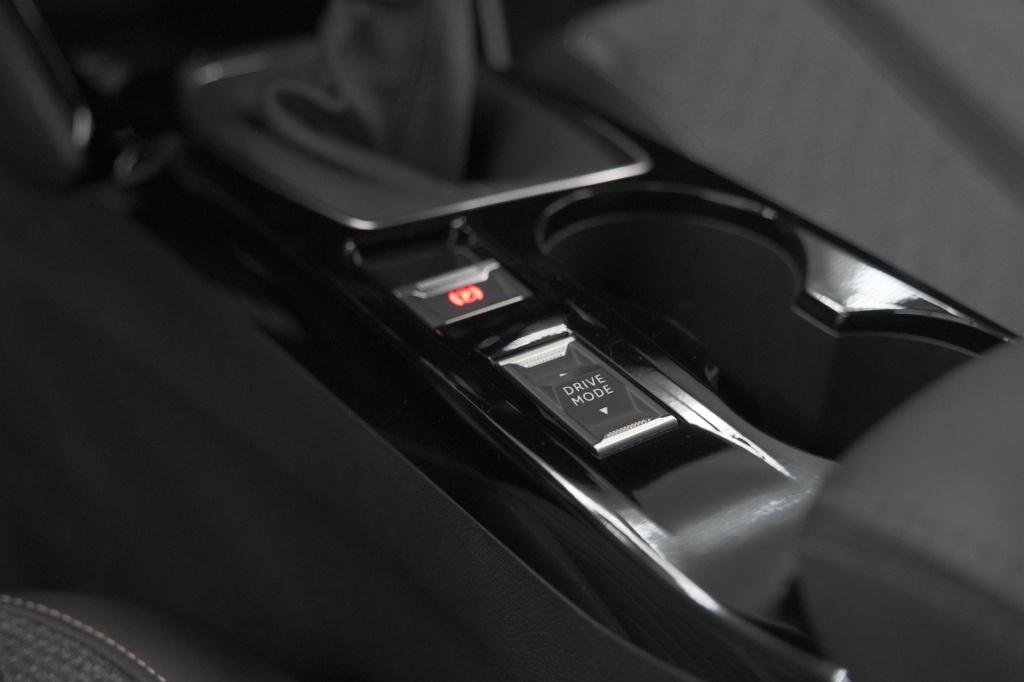 Peugeot 208 puretech 100 allure | apple carplay | parkeersensoren | climate