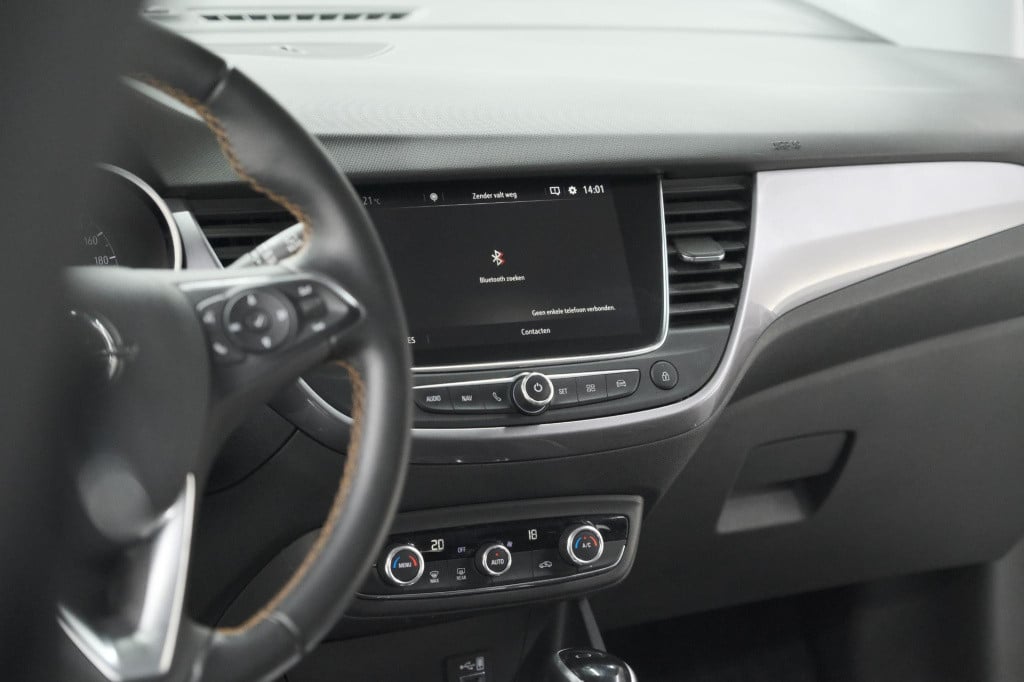 Opel Crossland X 130 turbo at6 innovation | camera | dodehoekdetectie | app