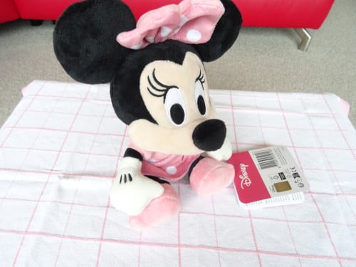 Nieuwe  Minnie Mousse    Disney knuffel  voor  € 7,50