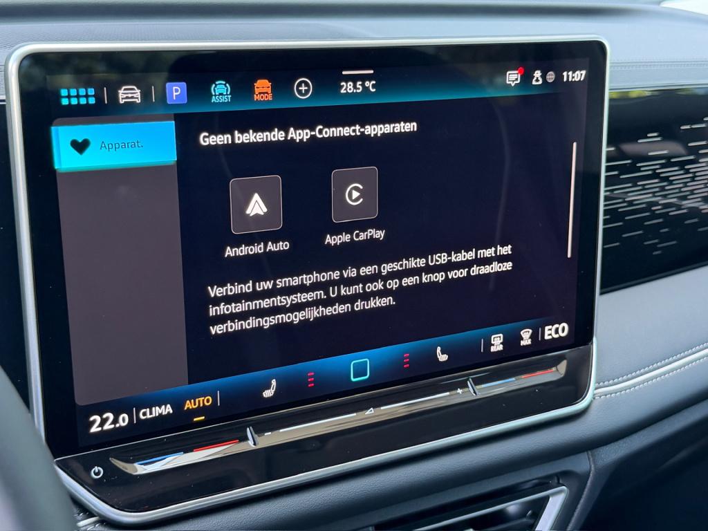 Volkswagen Tiguan 1.5 ehybrid elegance 204pk | trekhaak | all-season | dode