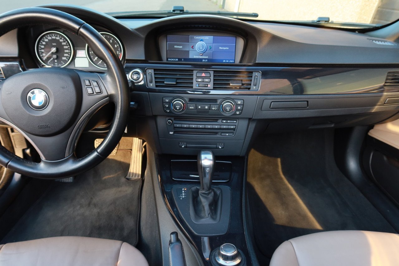 BMW 325i Cabriolet high executive 145DKM 2007
