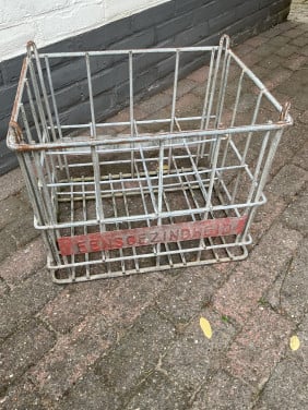 Metalen melkkrat  Ijzendijke