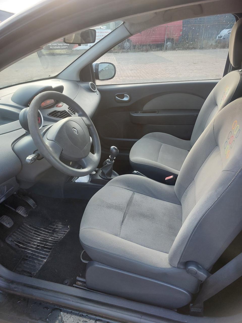 Renault twingo bj 2011  1250 euro