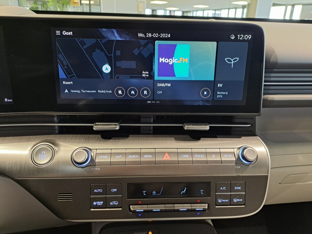 Hyundai Kona electric premium 65.4 kwh | demo voordeel! | snel leverbaar! |
