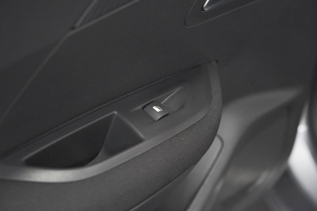 Peugeot 2008 puretech 100 active pack | allseason banden | parkeersensoren 