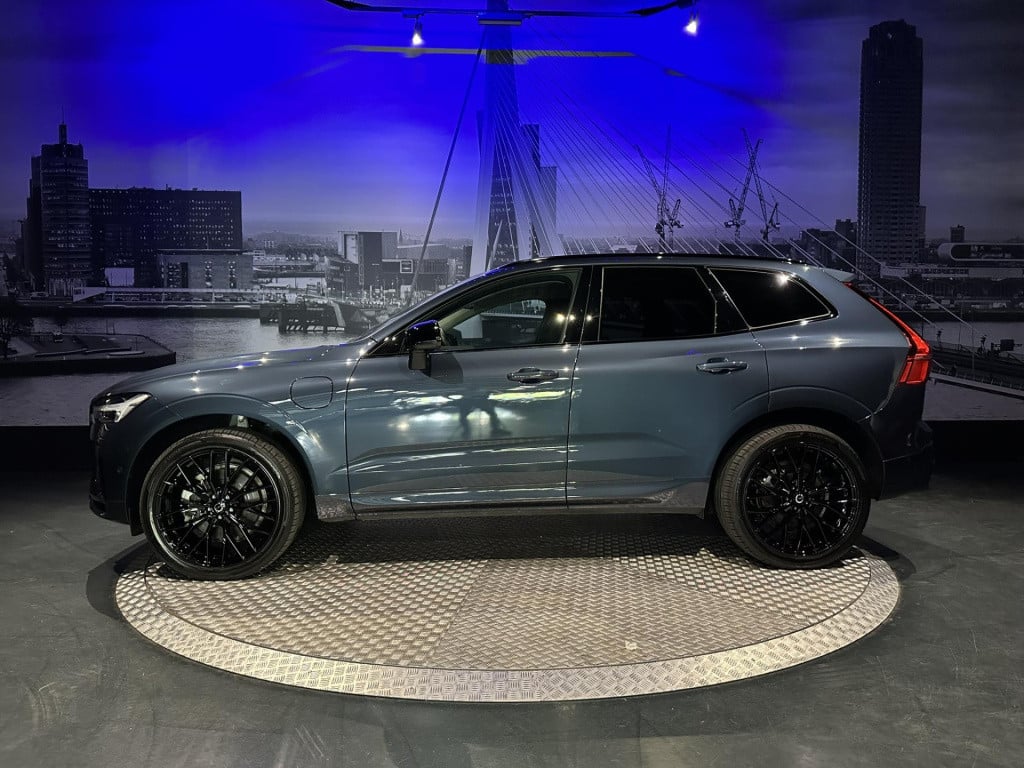 Volvo XC60 2.0 t6 plug-in hybrid awd plus dark *pano*hksound*leder*memory*