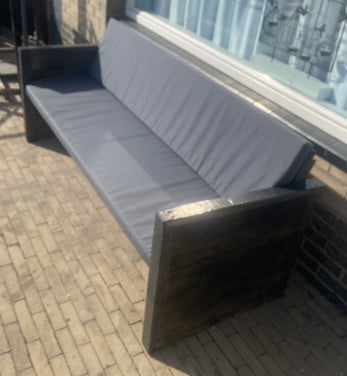 Splinternieuwe steigerhouten tuinbank incl kussens