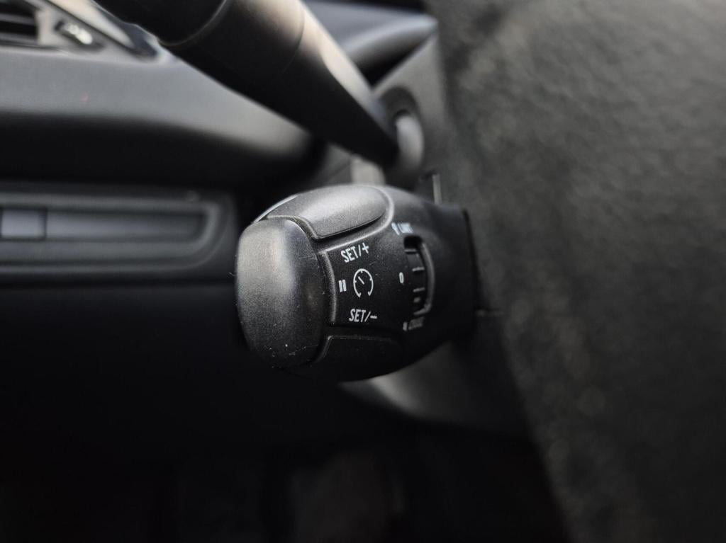 Peugeot 208 1.2 vti active